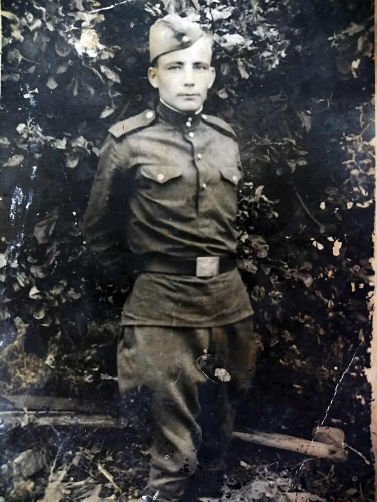 Василий Хмельницкий, служба в армии