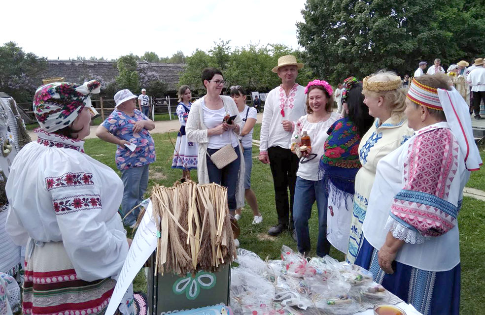 Николай Камыш среди гостей фестиваля