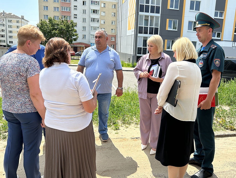 F724B283-12A4-4CE6-AE0E-68FD975B0377