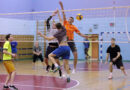 В Калинковичах прошел чемпионат по волейболу. Победили железнодорожники