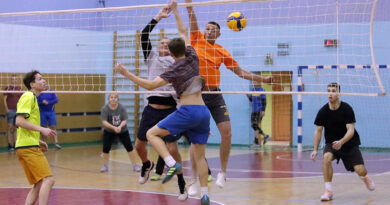 В Калинковичах прошел чемпионат по волейболу. Победили железнодорожники