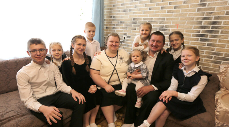 Восемь лучиков счастья семьи Петрушенко