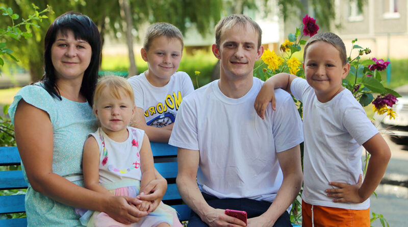 Илья Сунгуров с семьей