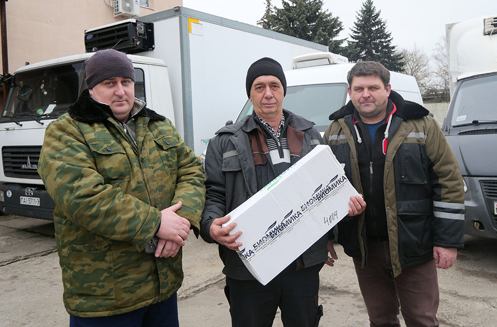 Водитель Станислав Семеняко, грузчик Олег Дулуб, водитель Сергей Карнейчик