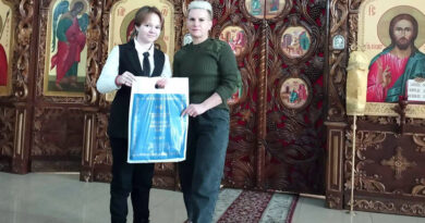 Елизавета Николайчик со своим преподавателем Светланой Карпук